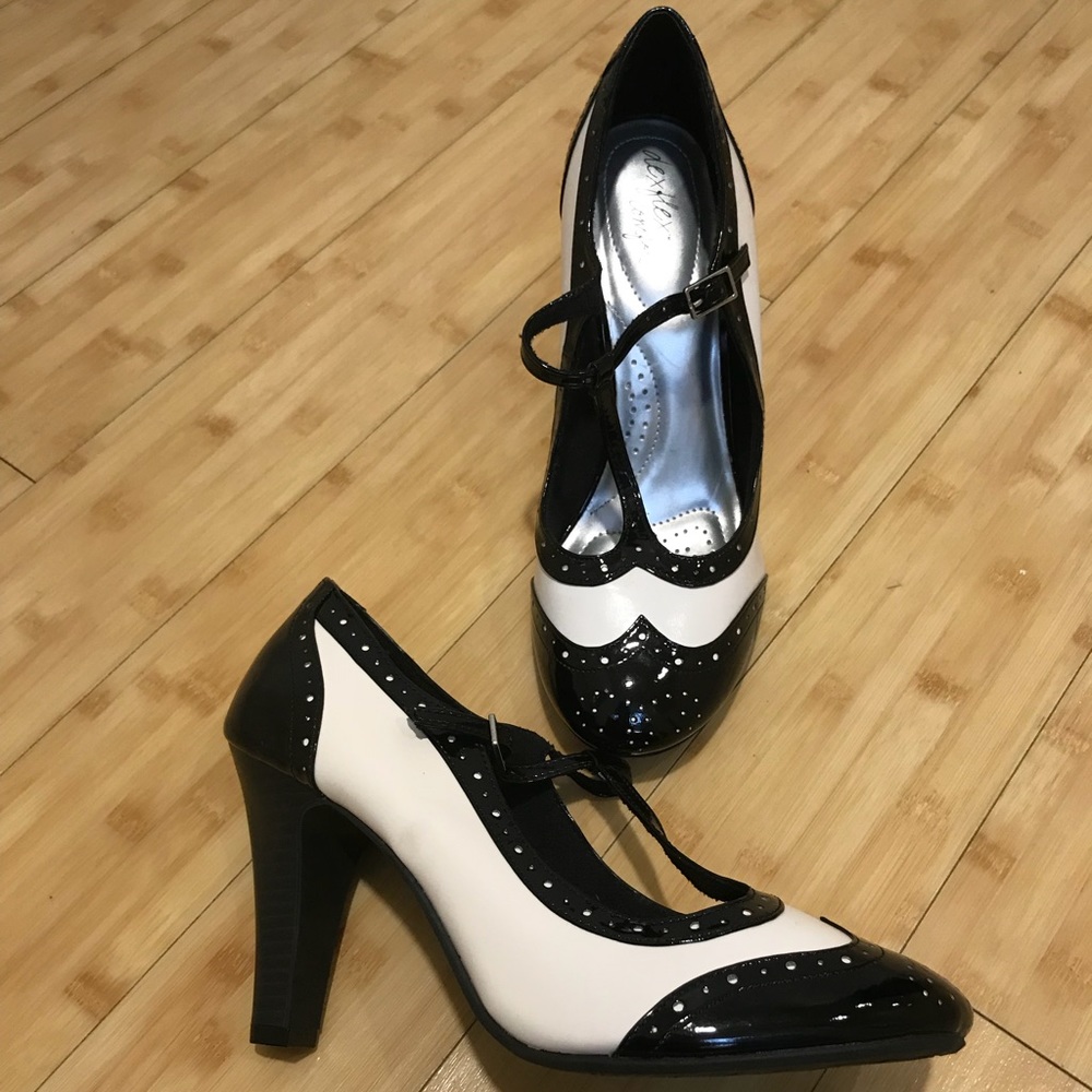 Retro Tuxedo Heels!